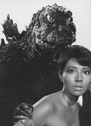 Illustration for article titled Behind-the-scenes Godzilla photos were charming, absolutely ridiculous
